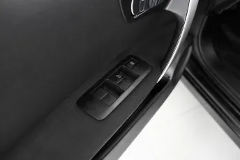 Nissan  11