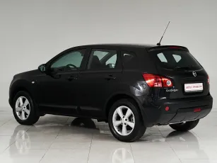 Nissan  4