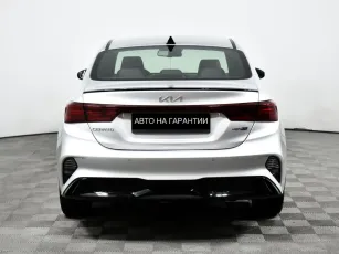 Kia  6