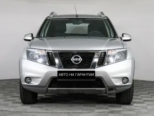 Nissan  2
