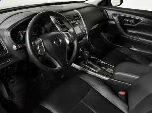 Nissan  10
