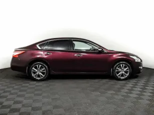 Nissan  4