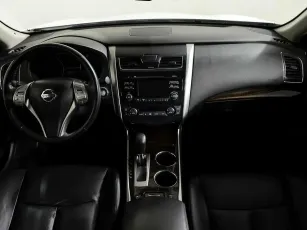 Nissan  11