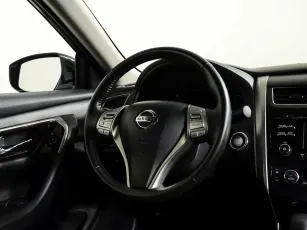 Nissan  12