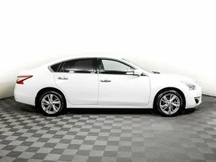 Nissan  4