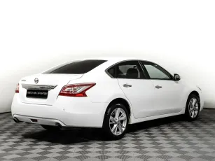 Nissan  5