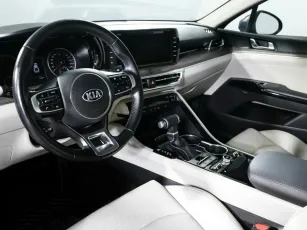 Kia  10
