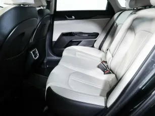 Kia  23