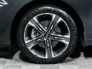 Kia  7