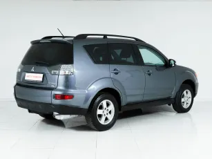 Mitsubishi  6