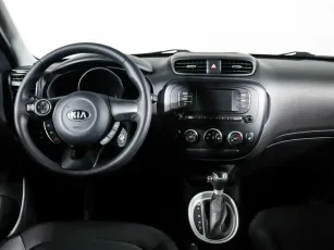 Kia  9
