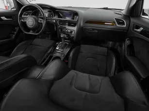 Audi  9