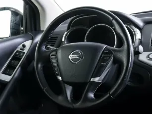 Nissan  11