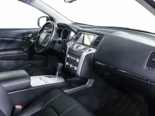 Nissan  8