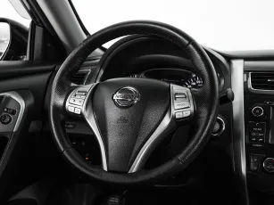 Nissan  11