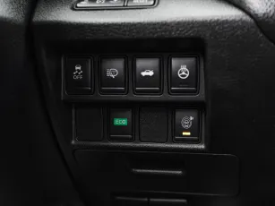 Nissan  12