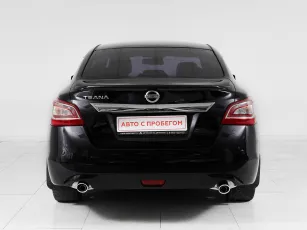 Nissan  5