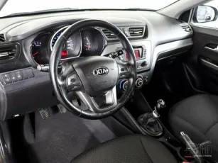 Kia  9