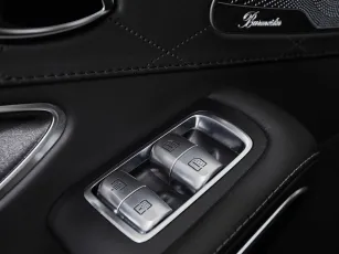 Mercedes-Benz  28
