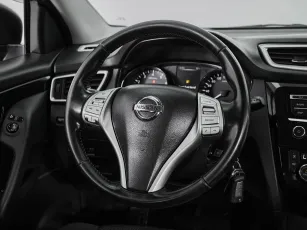 Nissan  10