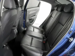 Kia  15