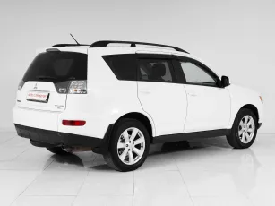 Mitsubishi  6
