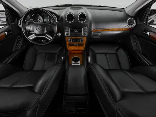 Mercedes-Benz  8