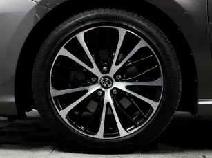 Toyota  8