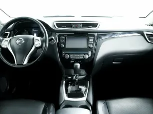 Nissan  10