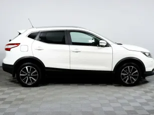 Nissan  4