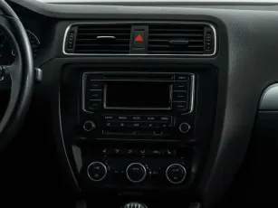 Volkswagen  8