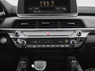 Kia  23