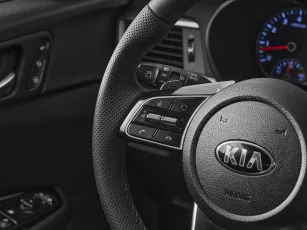 Kia  11