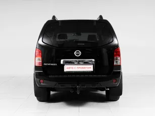 Nissan  5