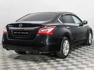 Nissan  5