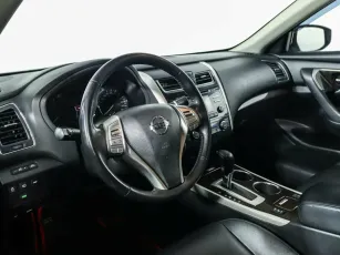 Nissan  9