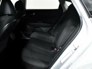 Kia  11