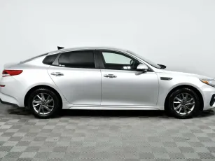 Kia  4