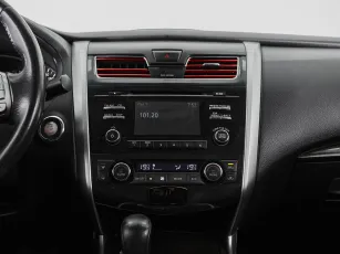 Nissan  15