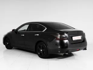 Nissan  4