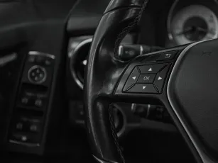 Mercedes-Benz  11