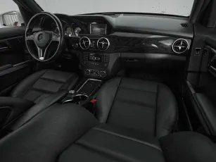 Mercedes-Benz  9