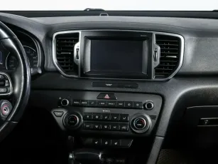 Kia  11