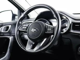 Kia  15