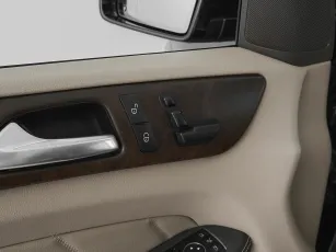 Mercedes-Benz  14