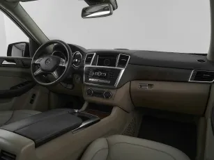 Mercedes-Benz  9