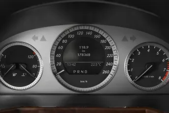 Mercedes-Benz  11