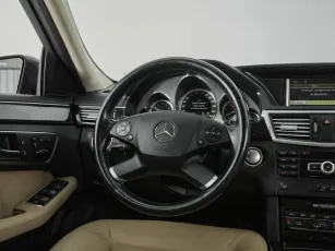 Mercedes-Benz  10