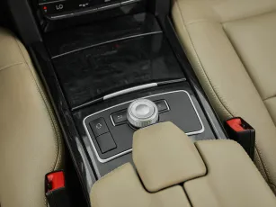 Mercedes-Benz  21