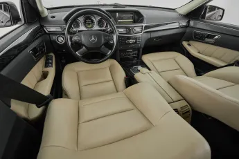 Mercedes-Benz  7